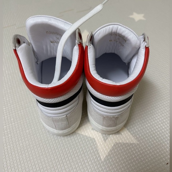 Burberry Sneakers - Picture 3 of 4
